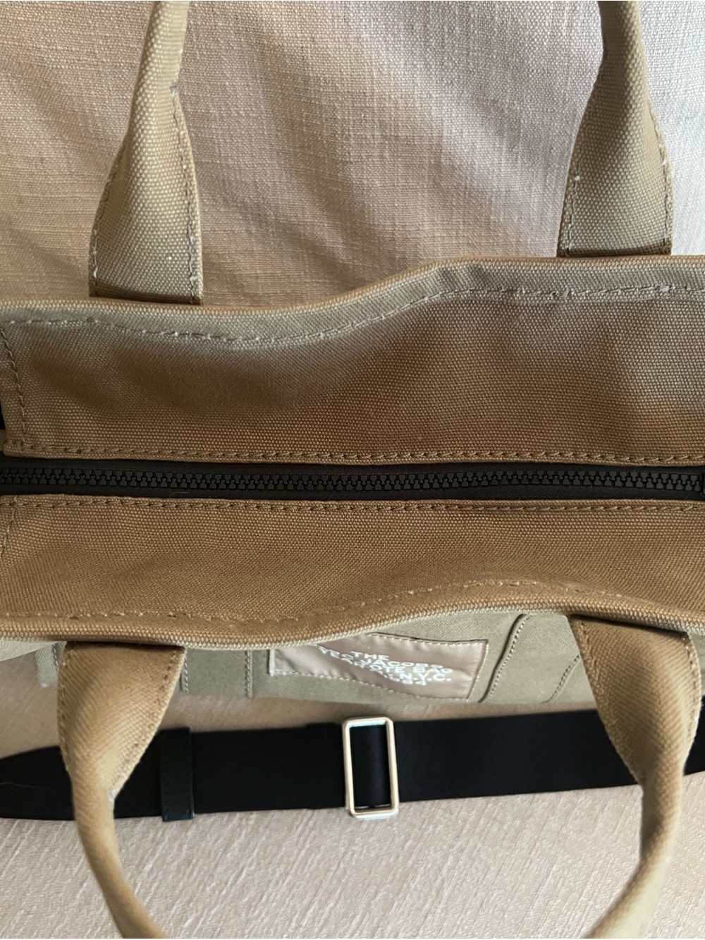 Marc Jacobs Khaki Canvas Medium Messenger Tote with Black Strap - Picture 3 of 6